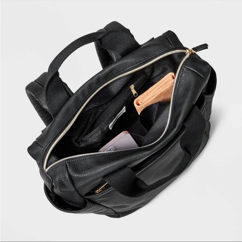 Universal Thread Target Square Convertible Backpack - Picture 3 of 9